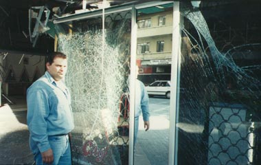 glass held by Klingahield safety film
