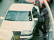 smash-and-grab-attackers