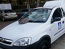 Brick-smashes-windscreen