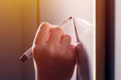 writing with ease on Klingshield glass whiteboard